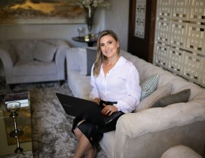 Trabalhar aos finais de semana compensa? Veja como tomar a melhor decisão